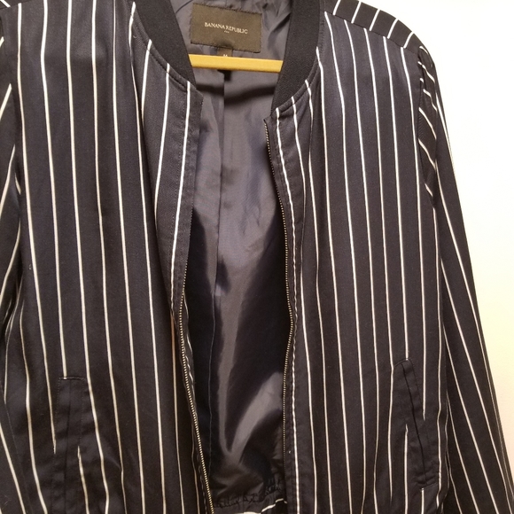 Banana Republic Jacket. - Picture 2 of 4
